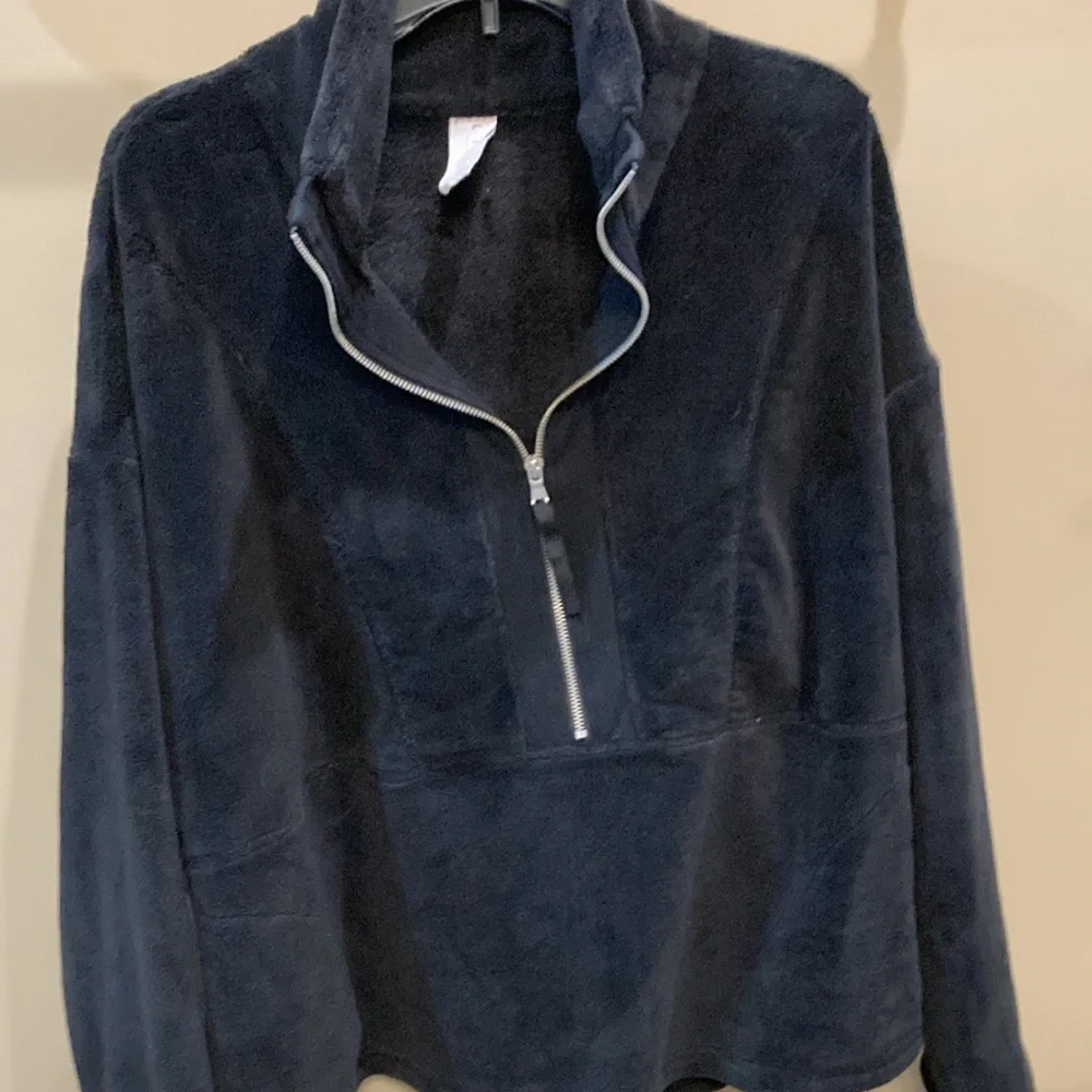 Black LIVI Fleece Half-Zip Pullover. Lane Bryant brand. Size says 18 / 20 - Picture 3 of 4
